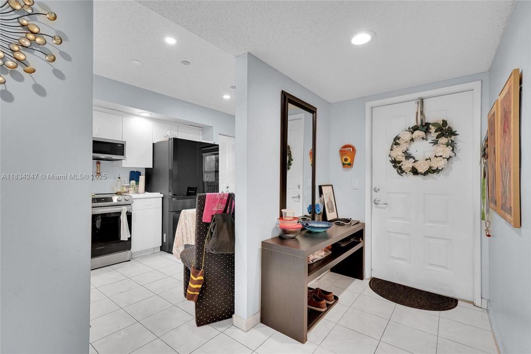 571 SW 142nd Ave 410O, Pembroke Pines, Florida 33027