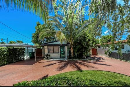 6528 SW 30th St 1, Miami, Florida 33155, USA