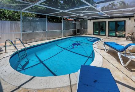 6528 SW 30th St 1, Miami, Florida 33155, USA