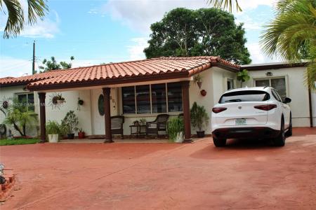 218 E 9th Ct, Hialeah, Florida 33010, USA