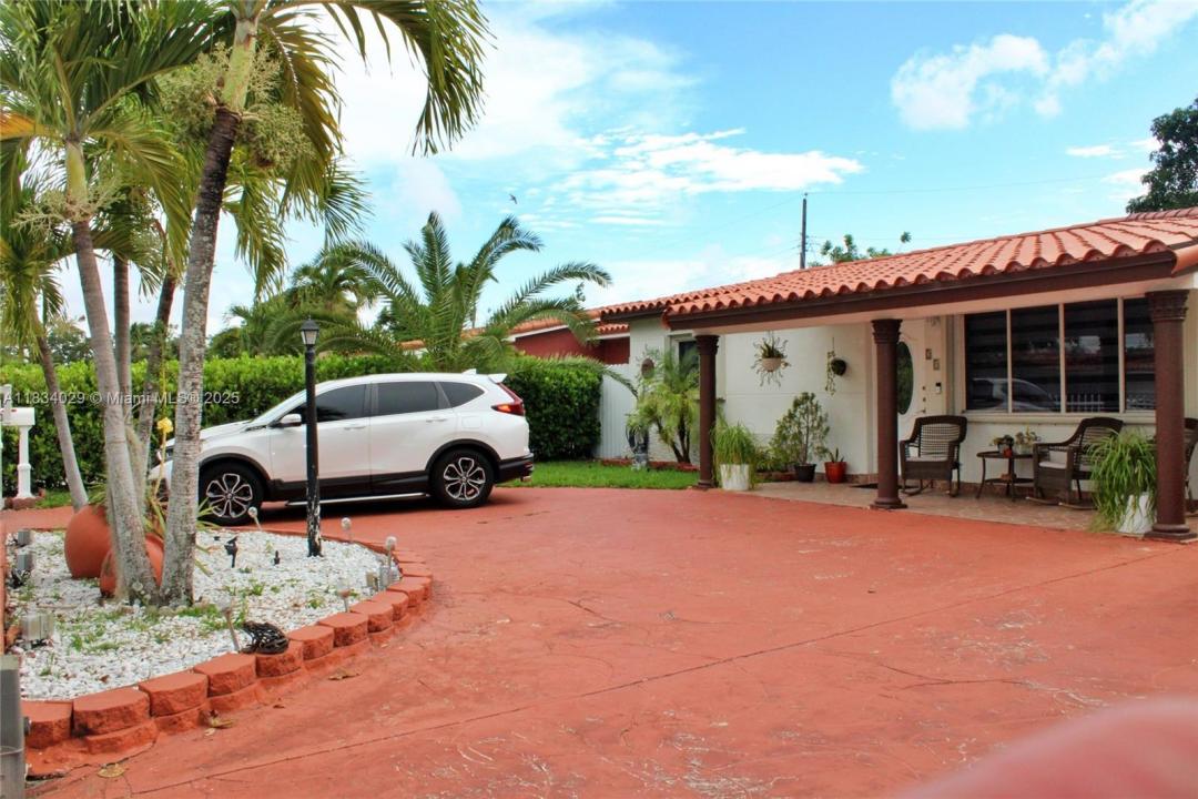 218 E 9th Ct, Hialeah, Flórida 33010, Estados Unidos