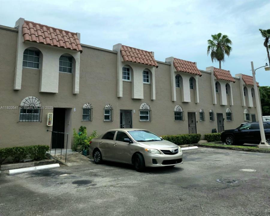 11 Olive Dr J, Hialeah, 佛羅里達州 33010, 美國