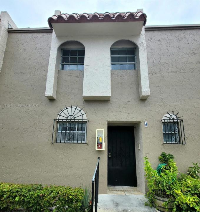 11 Olive Dr J, Hialeah, 佛羅里達州 33010, 美國