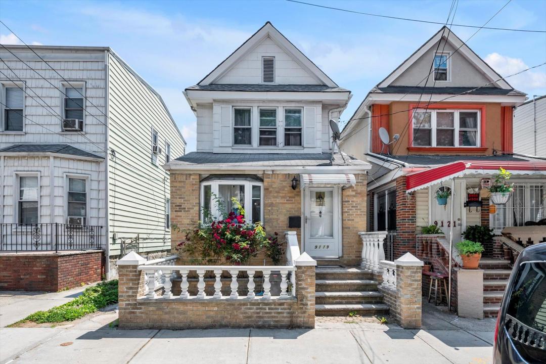 9119 82nd Street, Nowy Jork, Nowy Jork 11421, USA