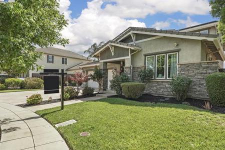 N Menlo Park Ct, Mountain House, California 95391