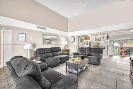 5820 Australian Pine Dr, Tamarac, Florida 33319, USA