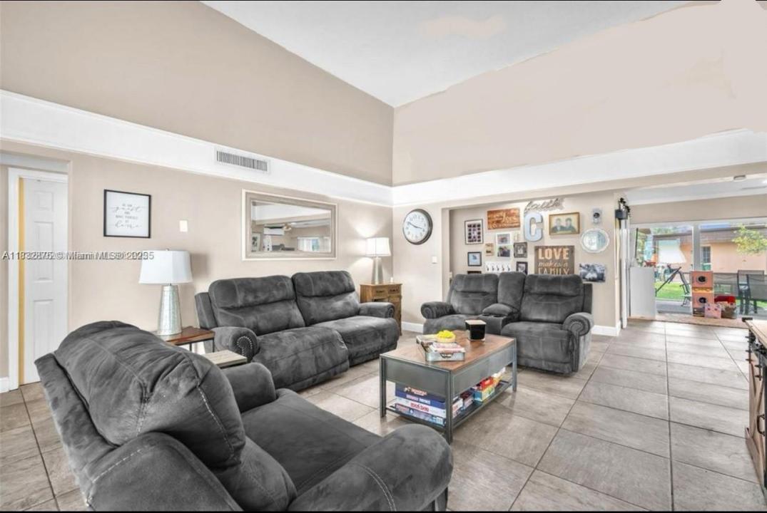 5820 Australian Pine Dr, Tamarac, Флорида 33319, Соединенные Штаты