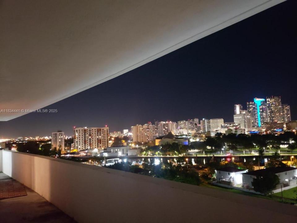 36 NW 6th Ave 906, Miami, Floride 33128, États-Unis