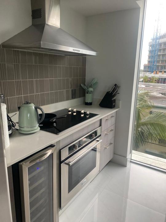 1133 102nd Street 403, Bay Harbor Islands, Florida 33154, Estados Unidos