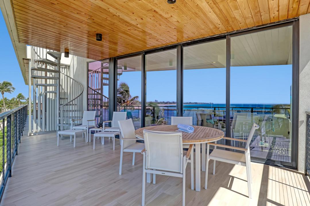 106 Inlet Way 305, Palm Beach Shores, Florida 33404