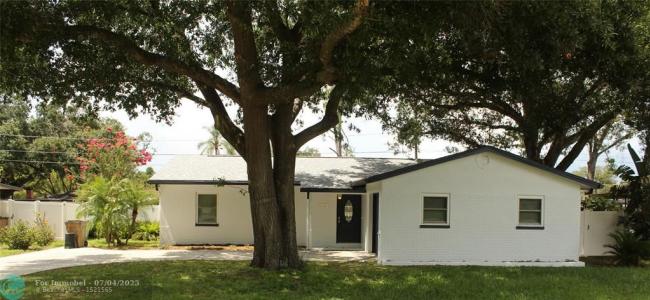 6112 E 111 AVE, Temple Terrace, Floride 33617, États-Unis