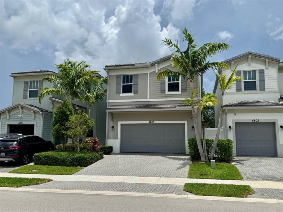 4803 NW 48th Ter, Tamarac, Florida 33319