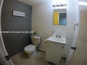 2025 NE 164th St 405, North Miami Beach, Florida 33162, Amerika Birleşik Devletleri