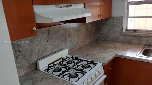 6850 W 14th Ct C22, Hialeah, Florida 33014, USA