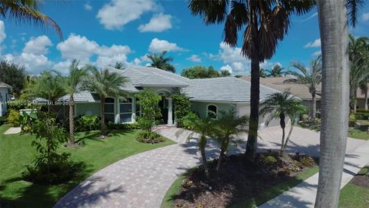 2493 Poinciana Dr, Weston, Florida 33327, USA