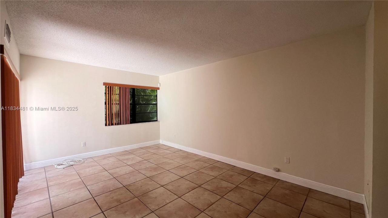 9807 NW 4th Ter 9807, Miami, فلوريدا 33172, الولايات المتحدة
