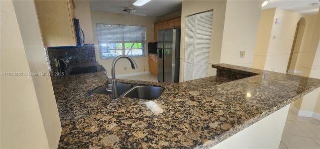 2957 Oak Park Cir 1, Davie, Florida 33328, USA