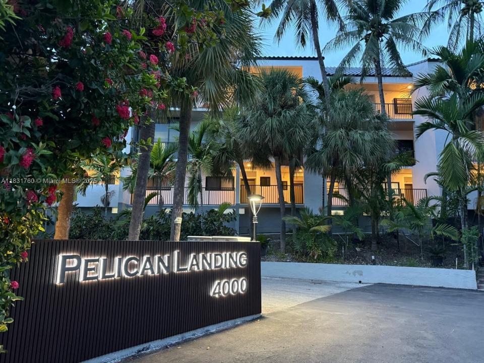 4000 NE 168th St 113B, North Miami Beach, Flórida 33160, Estados Unidos