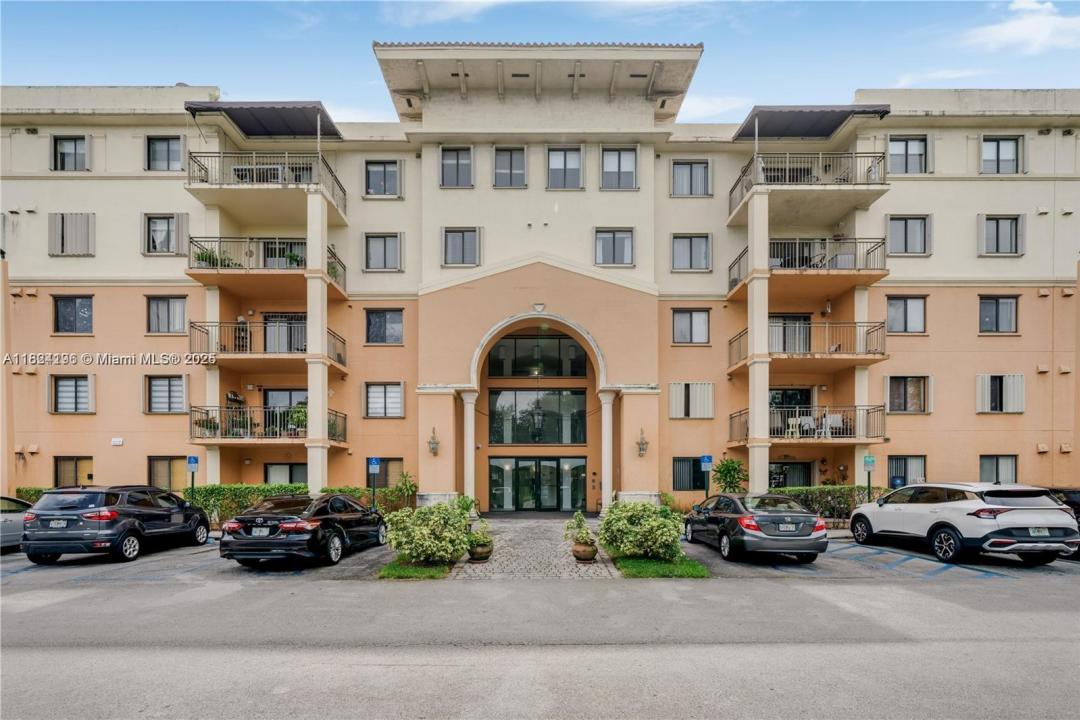 9340 Fontainebleau Blvd 313, Miami, フロリダ 33172, アメリカ合衆国