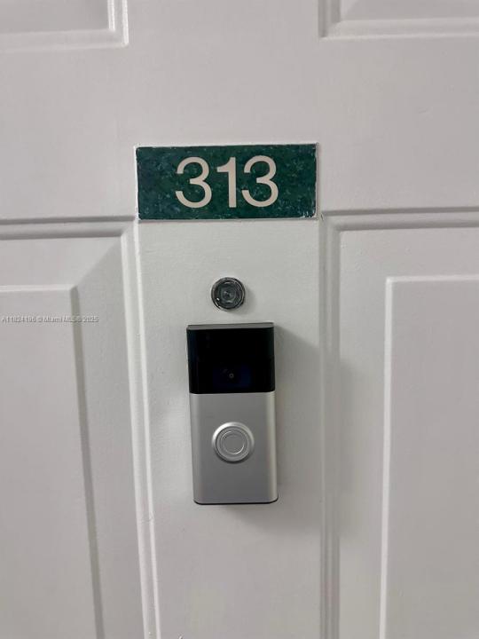 9340 Fontainebleau Blvd 313, Miami, フロリダ 33172, アメリカ合衆国