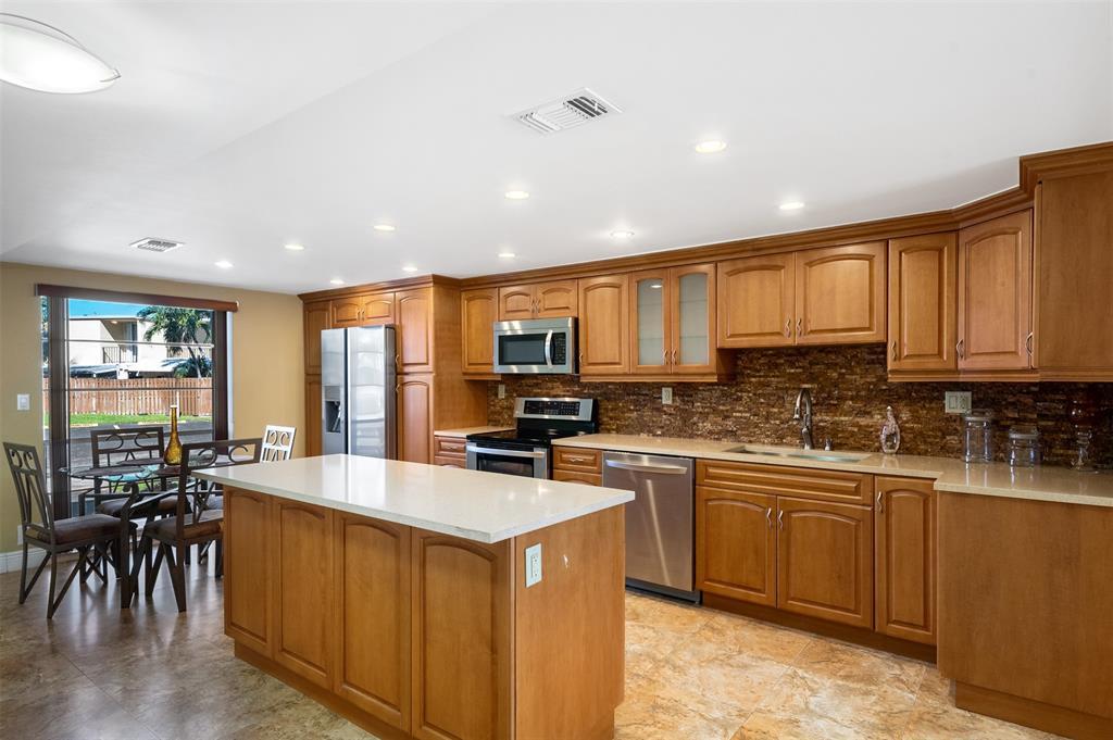 822 NE 25th Ave 822, Venetian Park, Hallandale Beach, Florida 33009
