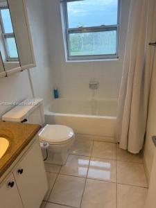 1425 Arthur St 302A, Hollywood, Florida 33020, USA