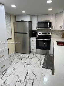 424 SE 10th St 204, Dania Beach, Florida 33004, USA
