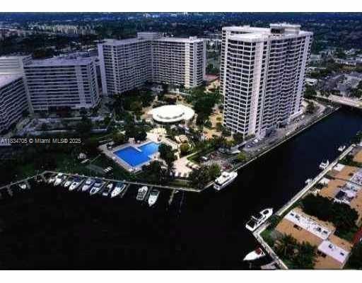 500 Three Islands Blvd 613, Hallandale Beach, 佛罗里达州 33009, 美国