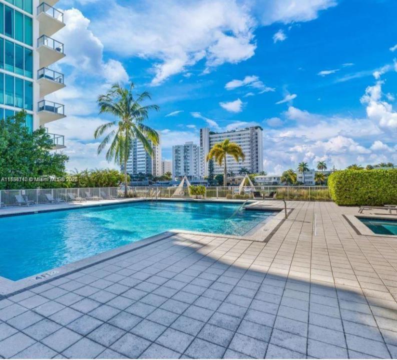 7930 East Dr 707, North Bay Village, פלורידה 33141, ארצות הברית של אמריקה 