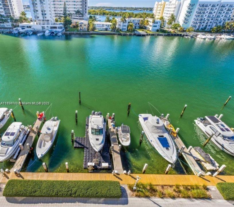 7930 East Dr 707, North Bay Village, פלורידה 33141, ארצות הברית של אמריקה 