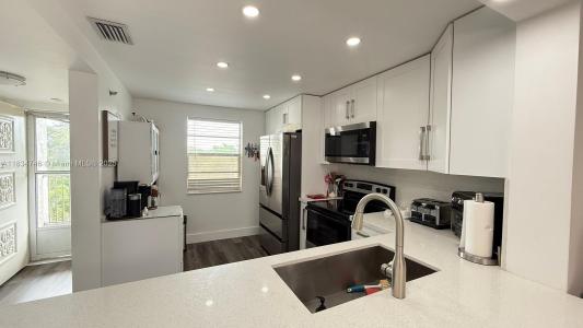 3910 Inverrary Blvd 503-B, Lauderhill, Florida 33319, USA