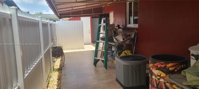 11820 SW 206 ST, Miami, Florida 33177, USA