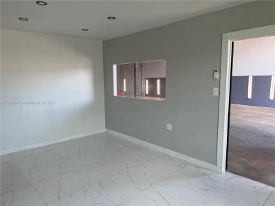 3771 NW 51st St 3771-B, Hialeah, Florida 33142, USA