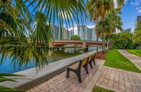 17150 N Bay Rd 2113, Sunny Isles Beach, Florida 33160, USA