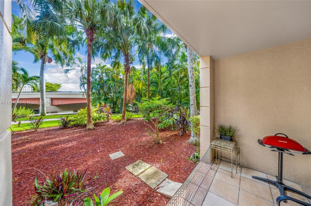 17150 N Bay Rd 2113, Sunny Isles Beach, Флорида 33160, Соединенные Штаты