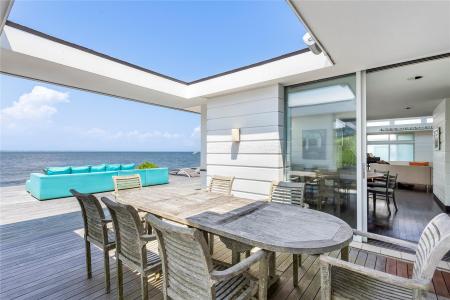 230 Bay Walk, Brookhaven, New York 11782, USA