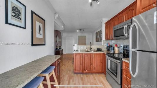 2575 SW 27th Ave 507, Miami, Florida 33133, USA