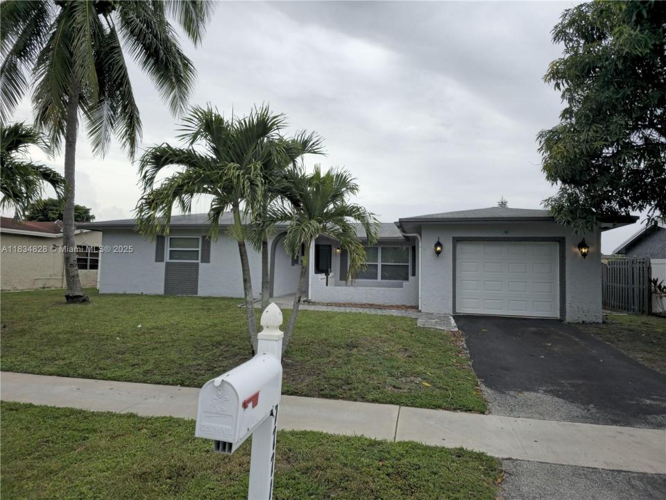 7771 NW 46th St, Lauderhill, Florida 33351