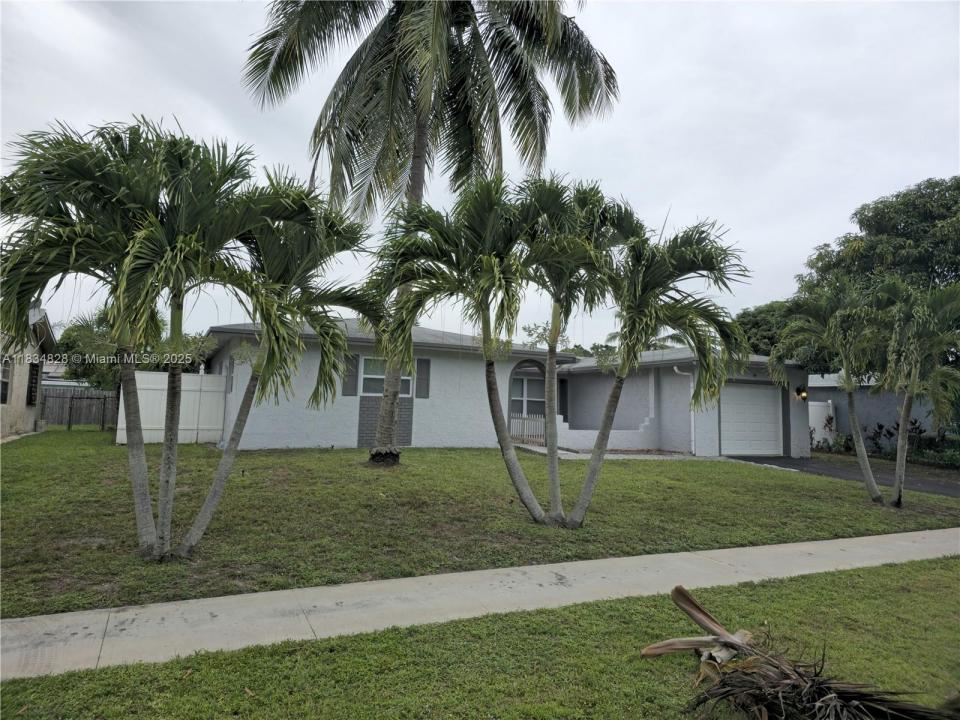 7771 NW 46th St, Lauderhill, Florida 33351