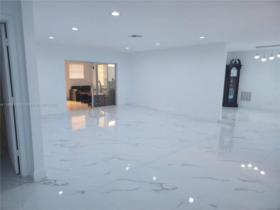 7771 NW 46th St, Lauderhill, Florida 33351