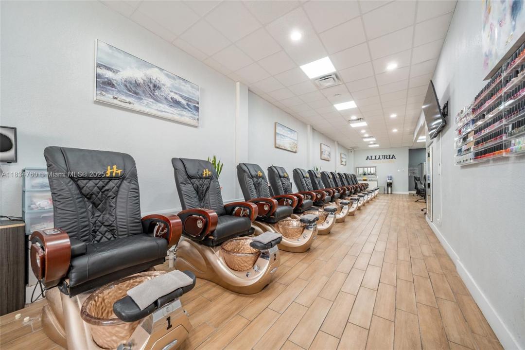 1820 S Young Cir, Hollywood, Florida 33020