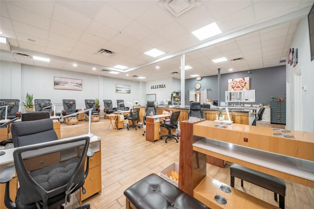 1820 S Young Cir, Hollywood, Florida 33020