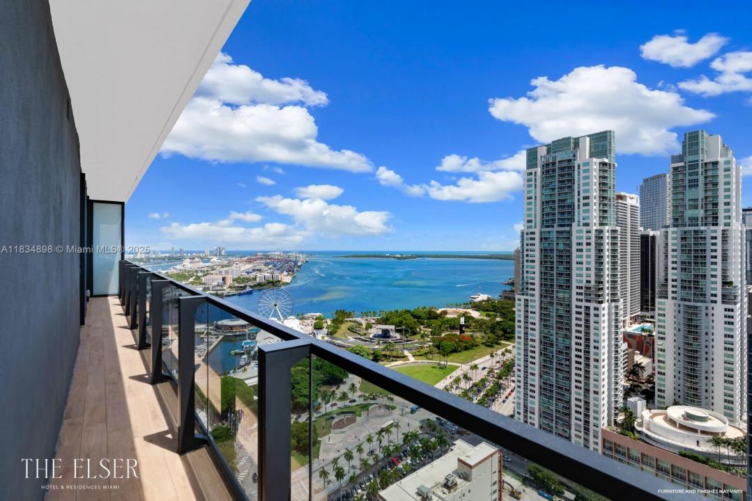 398 NE 5th St 4018, Miami, Florida 33132, Stati Uniti