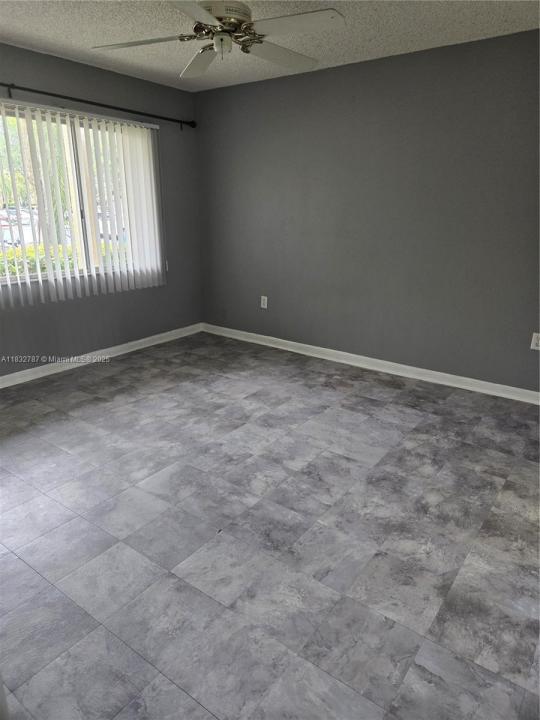 800 SW 142nd Ave N111, Pembroke Pines, Florida 33027, USA