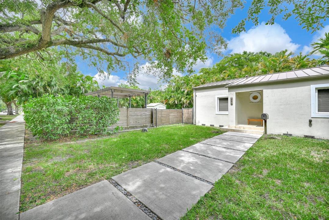 295 De Leon Dr, Miami Springs, Florida 33166