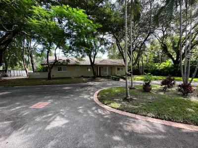 8755 SW 96th St, Miami, Florida 33176, USA