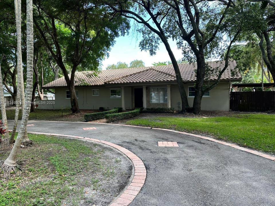 8755 SW 96th St, Miami, Florida 33176