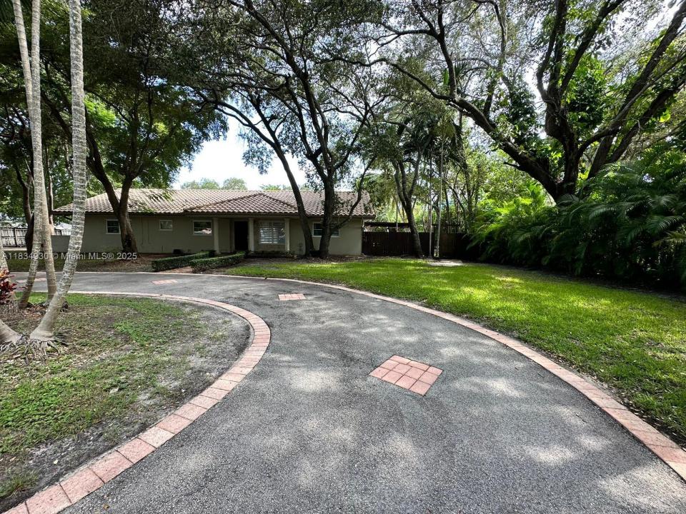 8755 SW 96th St, Miami, Florida 33176