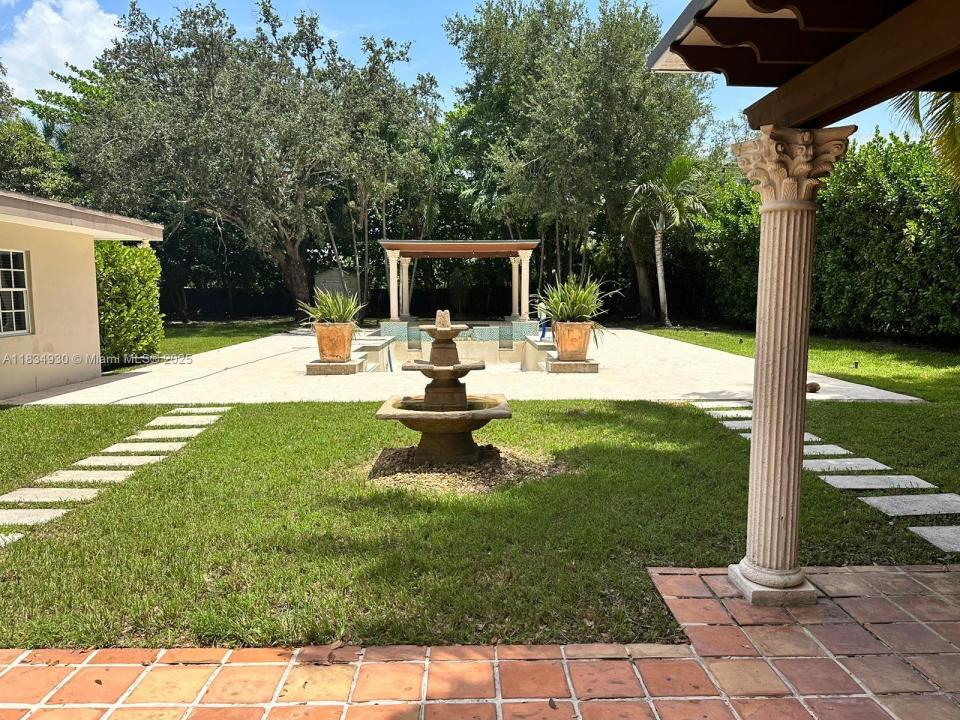 8755 SW 96th St, Miami, Florida 33176
