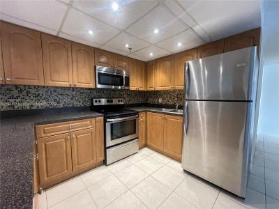 10641 SW 108th Ave 2I, Miami, Florida 33176, USA